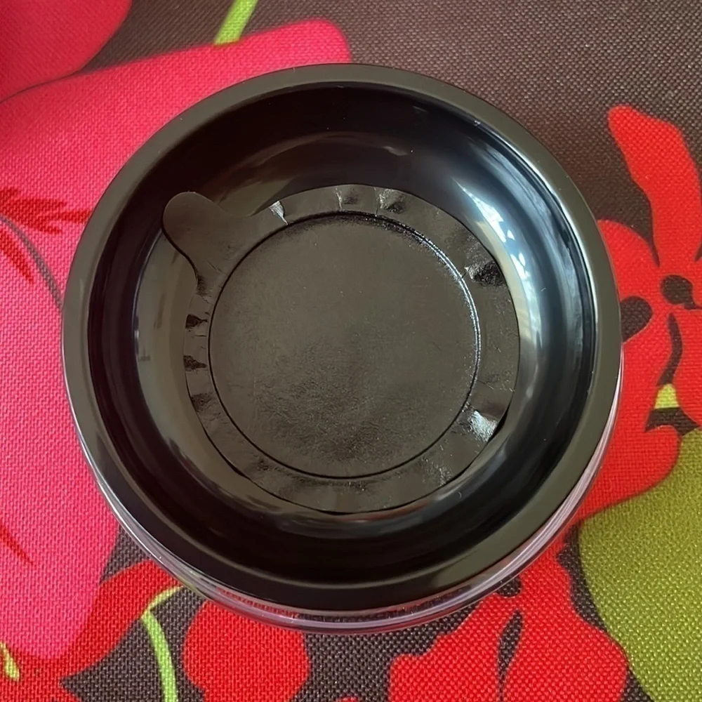 Brand New MAC Cosmetics Studio Fix Perfecting Powder in Light Matte Finish Sheer